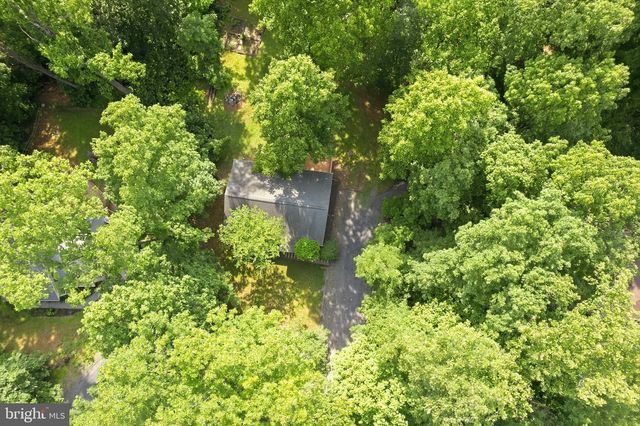 997 WILDERNESS RD, Linden, VA 22642