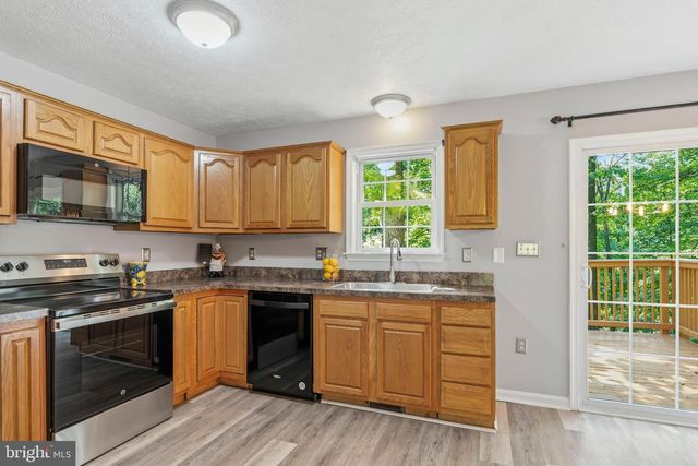 997 WILDERNESS RD, Linden, VA 22642