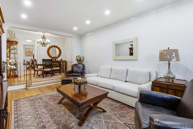 76-36 113 Street 2M, Forest Hills, NY 11375