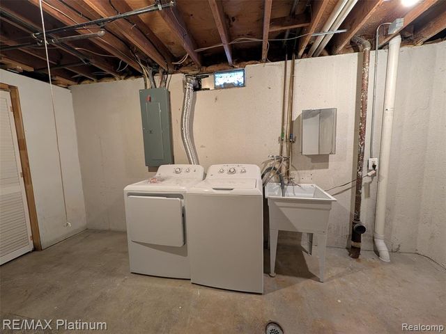 3495 Charing Cross Road, Ann Arbor, MI 48108