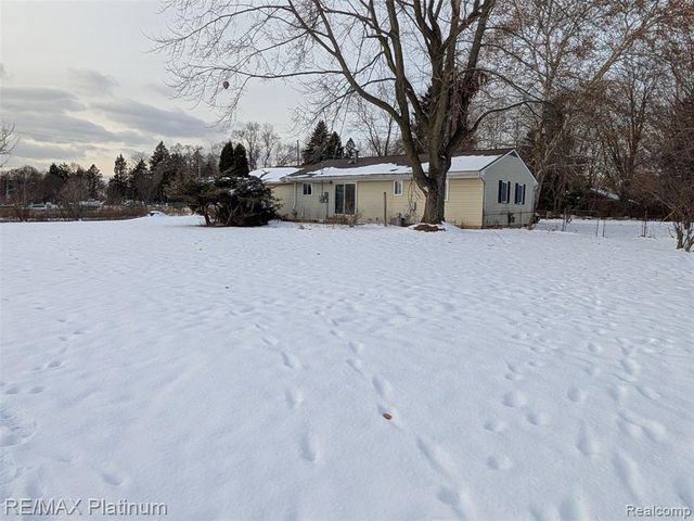 3495 Charing Cross Road, Ann Arbor, MI 48108