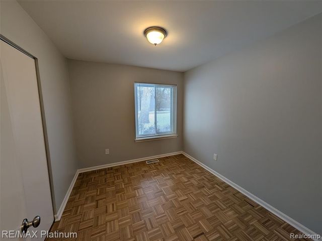 3495 Charing Cross Road, Ann Arbor, MI 48108