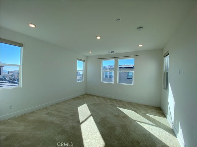 303 Tank, Irvine, CA 92618