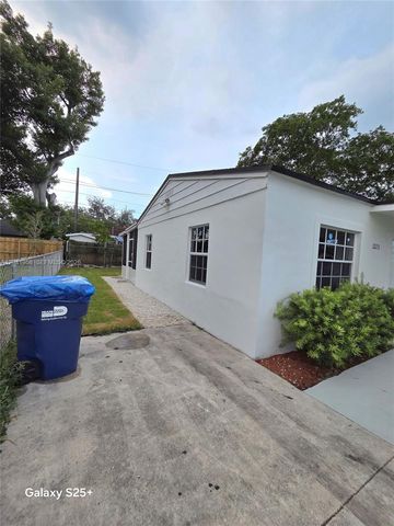1321 NW 82nd St, Miami, FL 33147