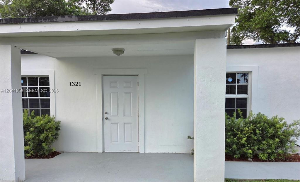 1321 NW 82nd St, Miami, FL 33147