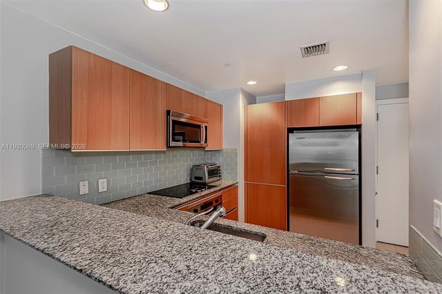 1050 Brickell Ave 2822, Miami, FL 33131