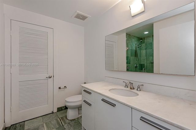 1050 Brickell Ave 2822, Miami, FL 33131