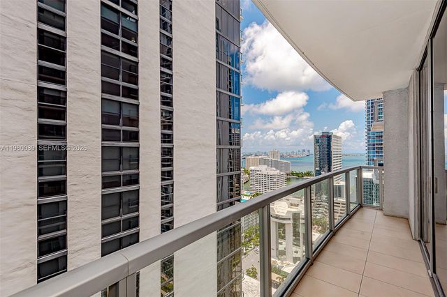 1050 Brickell Ave 2822, Miami, FL 33131