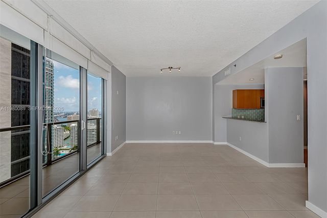 1050 Brickell Ave 2822, Miami, FL 33131