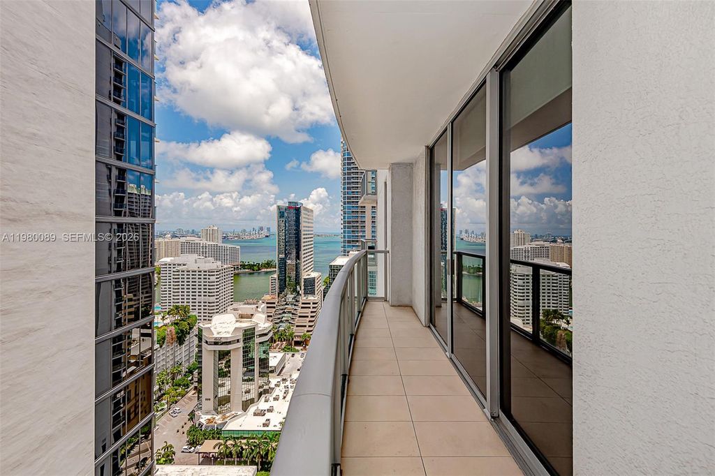 1050 Brickell Ave 2822, Miami, FL 33131