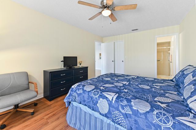 8515 Lake Point Court, Lake Worth, FL 33467