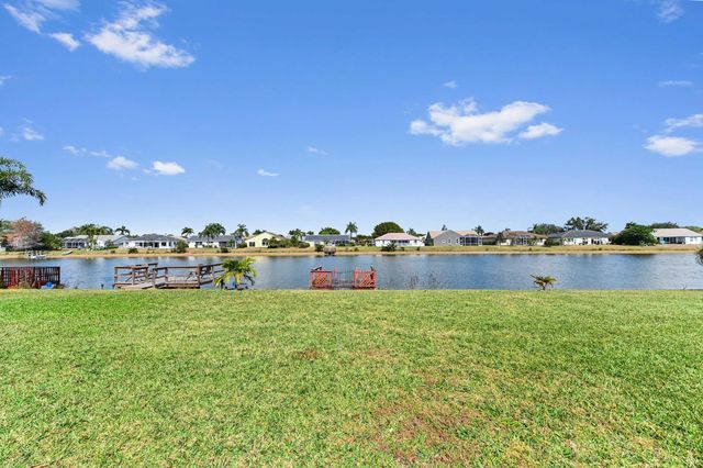 8515 Lake Point Court, Lake Worth, FL 33467
