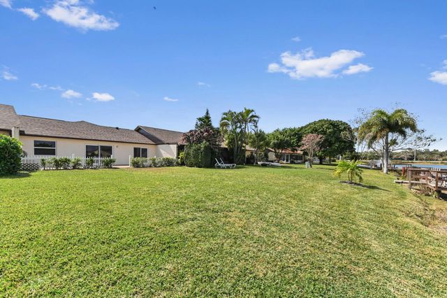 8515 Lake Point Court, Lake Worth, FL 33467