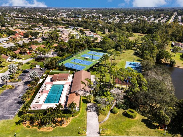 8515 Lake Point Court, Lake Worth, FL 33467