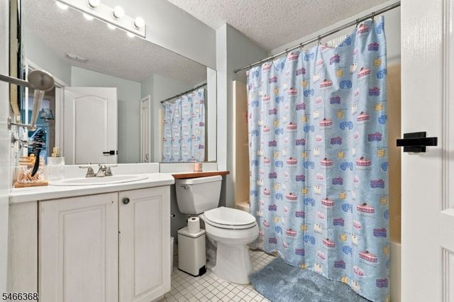 8311 Brittany Dr, Wayne Twp., NJ 07470