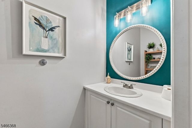 8311 Brittany Dr, Wayne Twp., NJ 07470