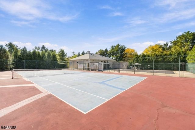 8311 Brittany Dr, Wayne Twp., NJ 07470