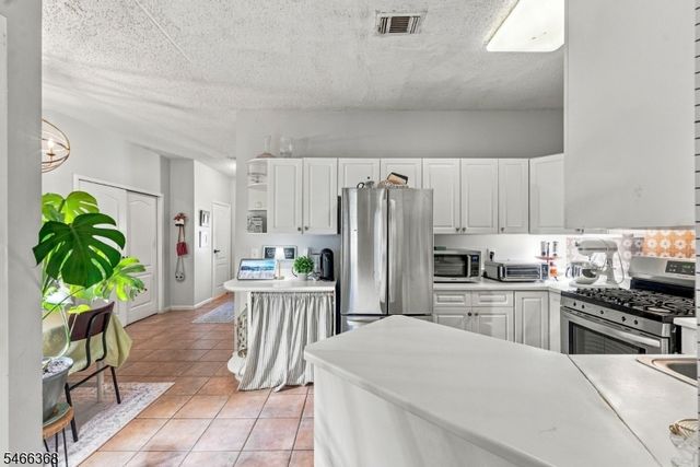 8311 Brittany Dr, Wayne Twp., NJ 07470