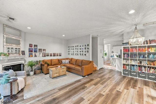8311 Brittany Dr, Wayne Twp., NJ 07470
