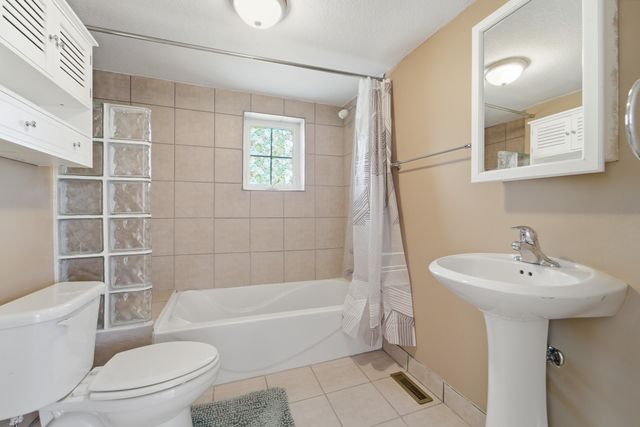 2415 38th Street, Des Moines, IA 50310