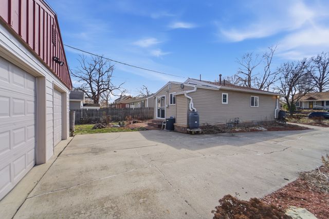 2415 38th Street, Des Moines, IA 50310