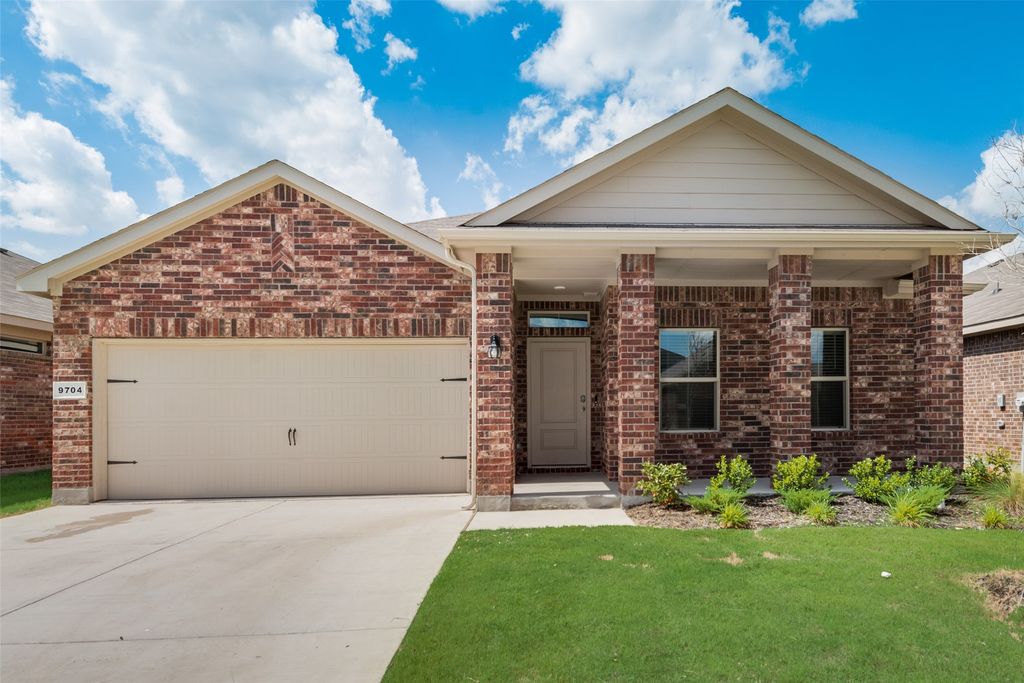 9704 New Bern Drive, Fort Worth, TX 76108