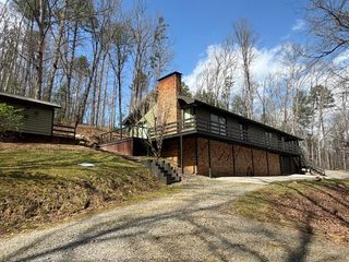 260 Flat Creek Crossing, Blue Ridge, GA 30513