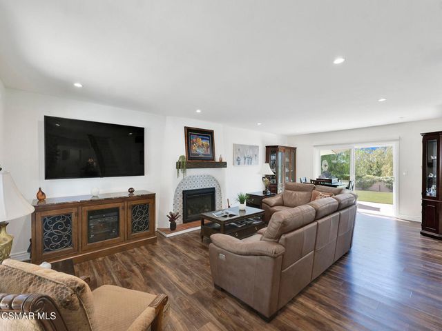 863 Falmouth Street, Thousand Oaks, CA 91362