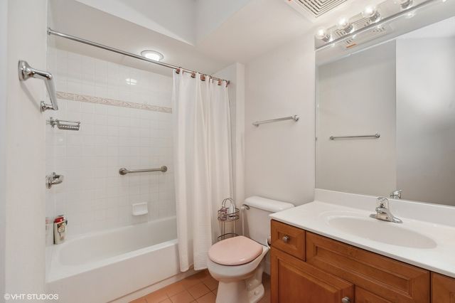 770 Pearson Street 209, Des Plaines, IL 60016