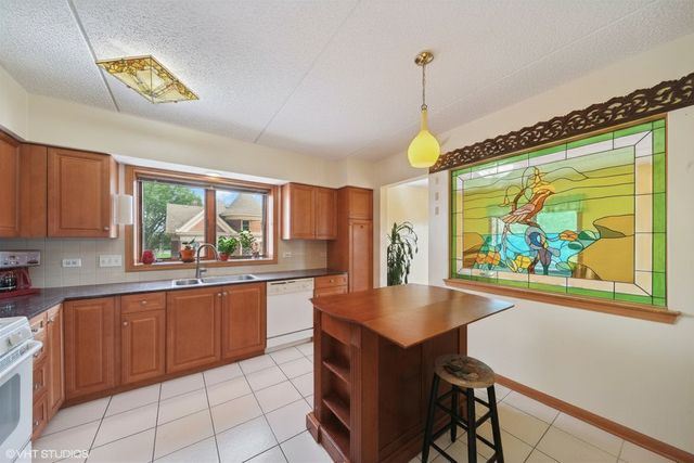 770 Pearson Street 209, Des Plaines, IL 60016