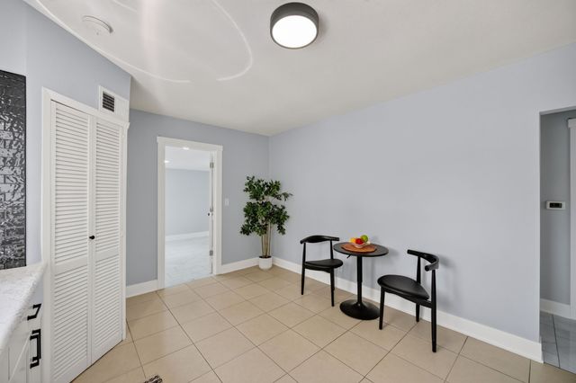 2504 E 37th Street, Des Moines, IA 50317