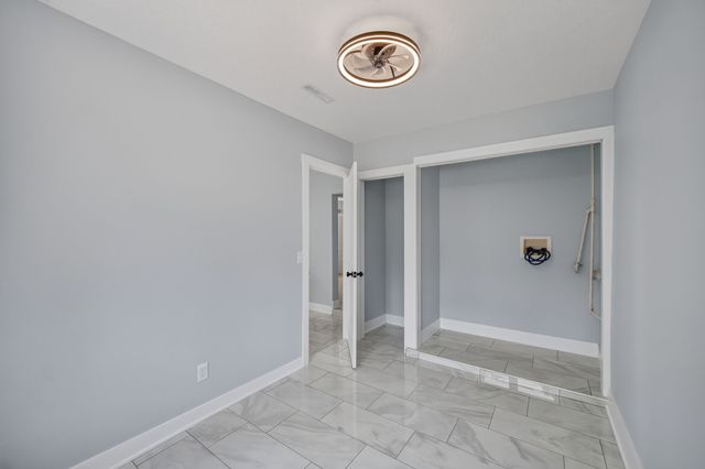 2504 E 37th Street, Des Moines, IA 50317