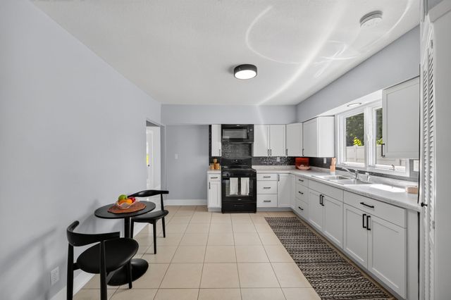 2504 E 37th Street, Des Moines, IA 50317