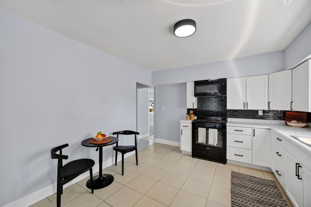 2504 E 37th Street, Des Moines, IA 50317
