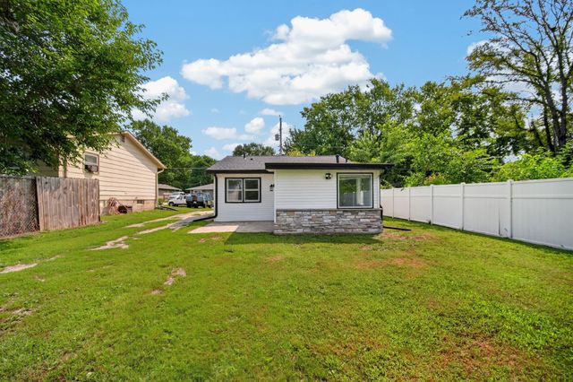 2504 E 37th Street, Des Moines, IA 50317