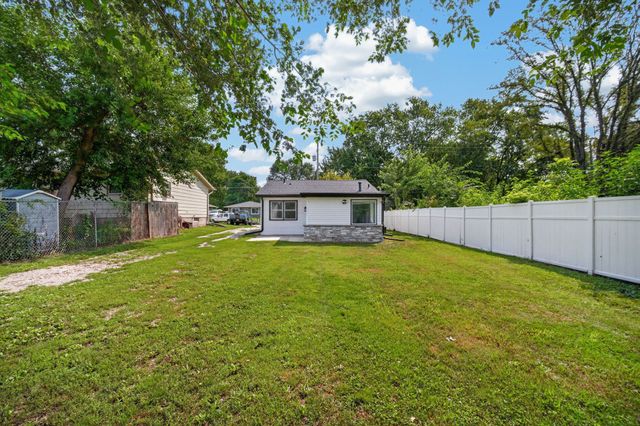 2504 E 37th Street, Des Moines, IA 50317