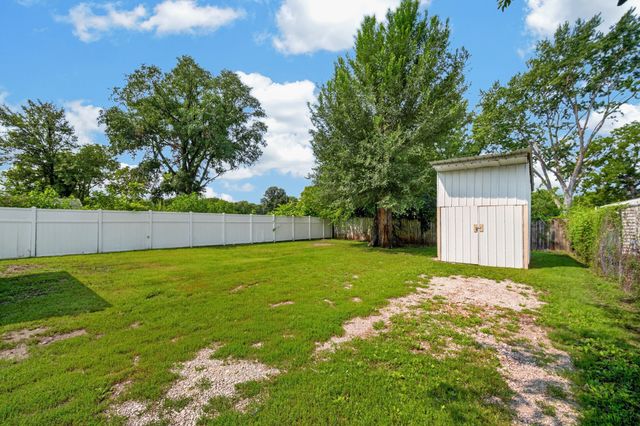 2504 E 37th Street, Des Moines, IA 50317