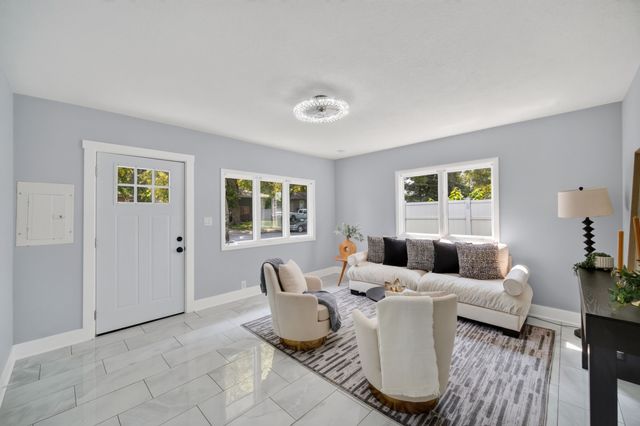 2504 E 37th Street, Des Moines, IA 50317