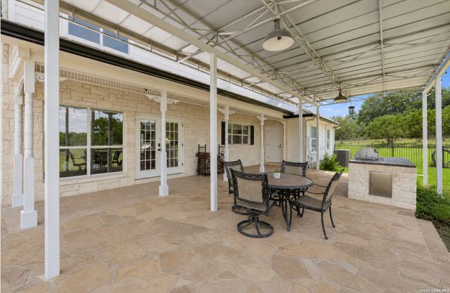 301 Mexican Hat, Spring Branch, TX 78070
