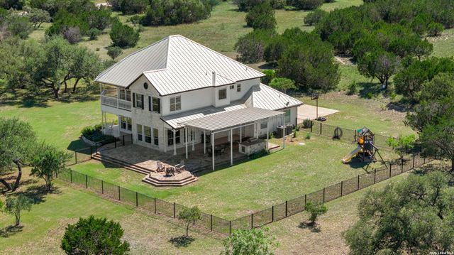 301 Mexican Hat, Spring Branch, TX 78070