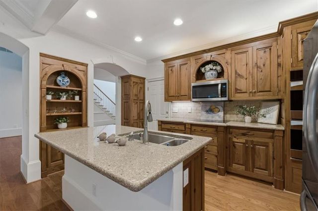 1204 Woodlawn Drive NE, Marietta, GA 30068