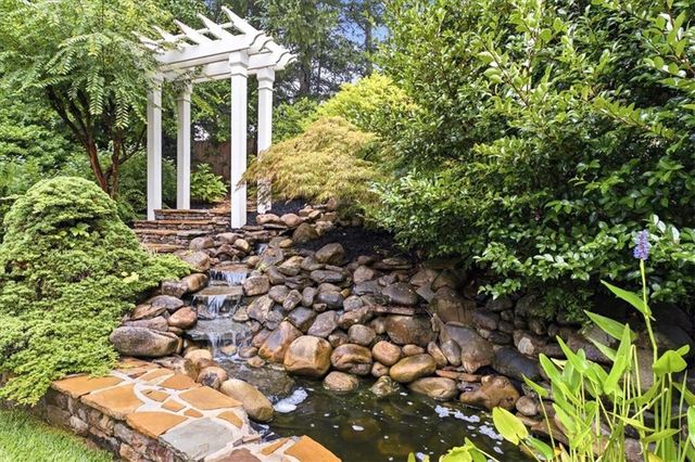 1204 Woodlawn Drive NE, Marietta, GA 30068