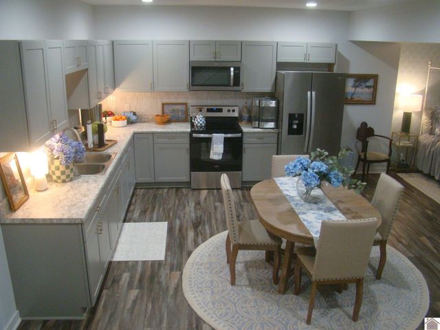 130 Crosscreek Road, Cadiz, KY 42211