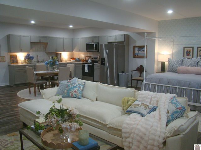 130 Crosscreek Road, Cadiz, KY 42211