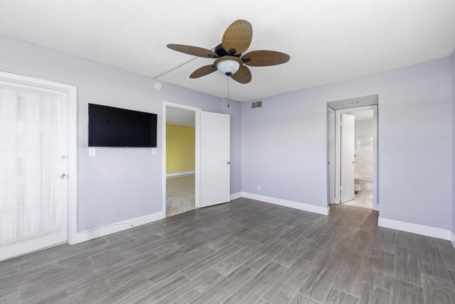 615 N Riverside Drive 301, Pompano Beach, FL 33062