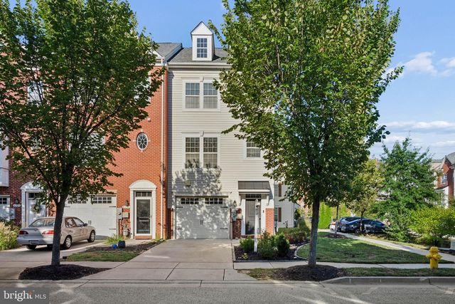 8227 WHITE STAR XING, Pasadena, MD 21122
