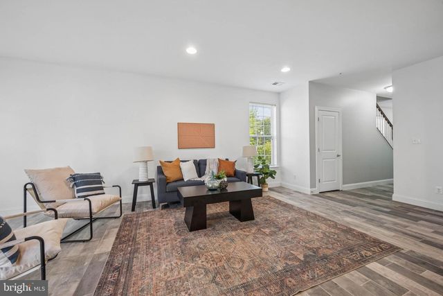 8227 WHITE STAR XING, Pasadena, MD 21122