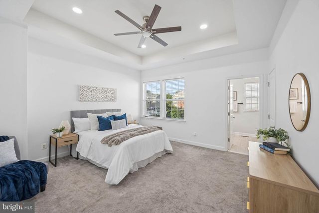 8227 WHITE STAR XING, Pasadena, MD 21122