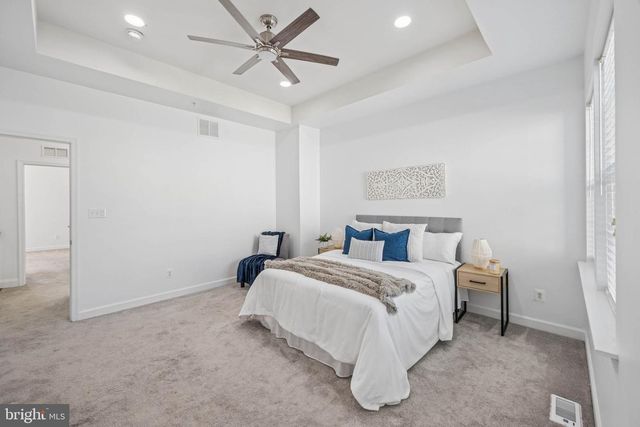 8227 WHITE STAR XING, Pasadena, MD 21122
