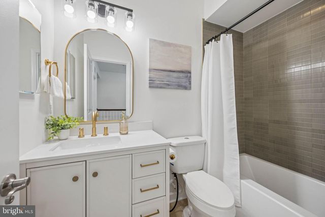 8227 WHITE STAR XING, Pasadena, MD 21122